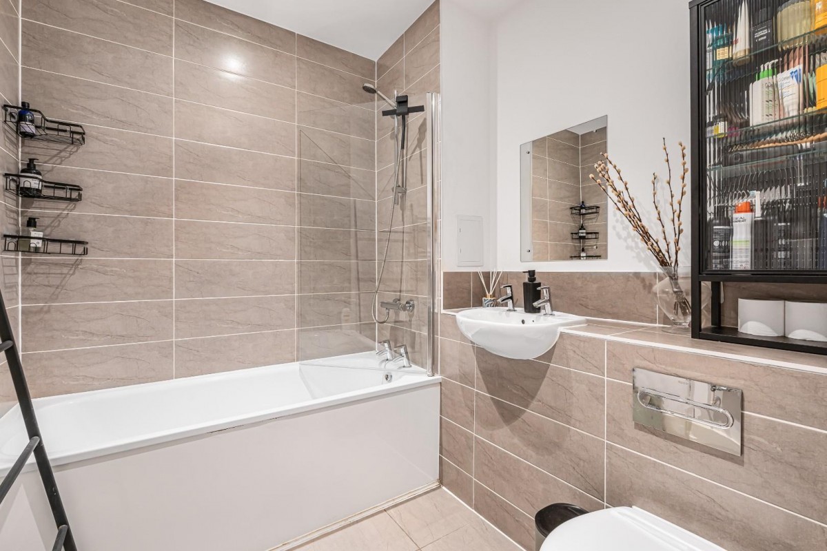 Broome Way, London, SE5