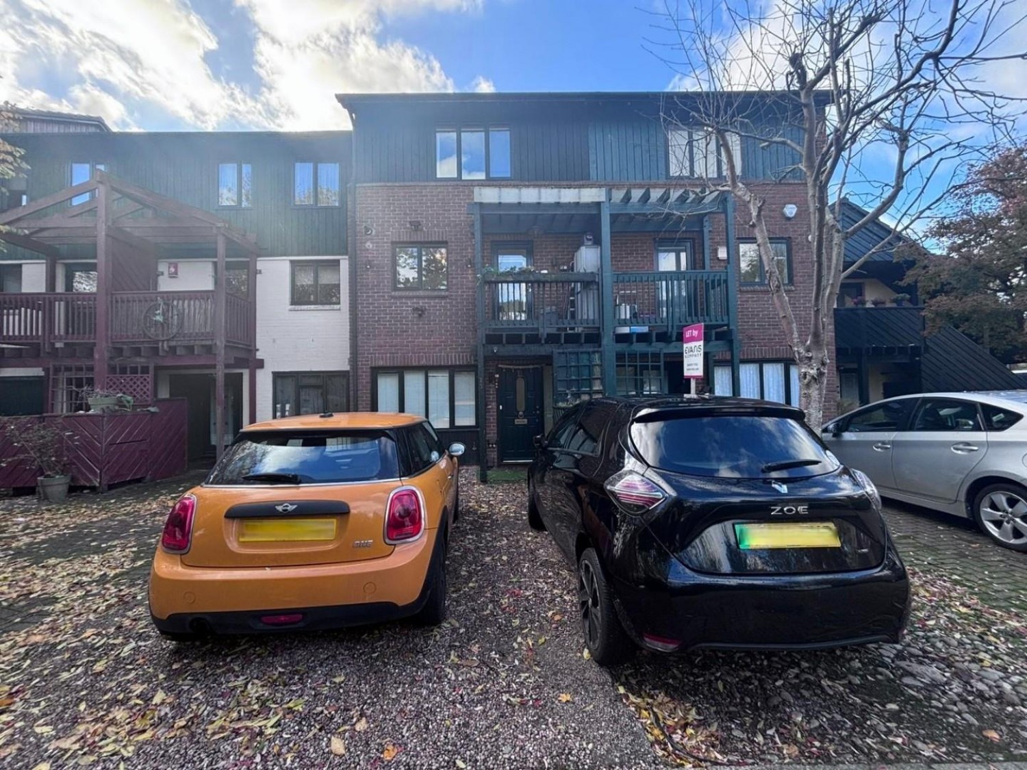 Marina Approach, Hayes, UB4 9TB