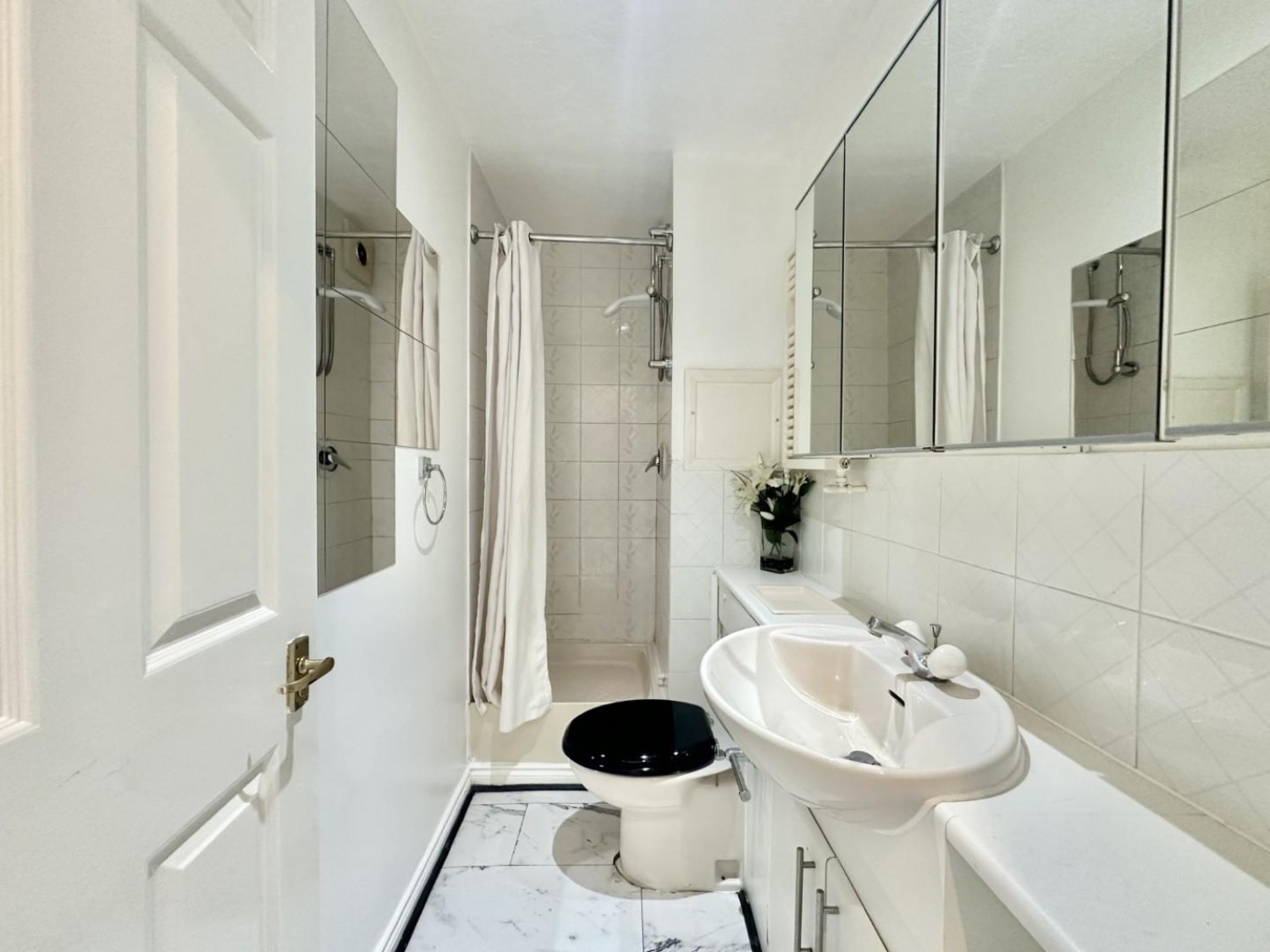 Marina Approach, Hayes, UB4 9TB