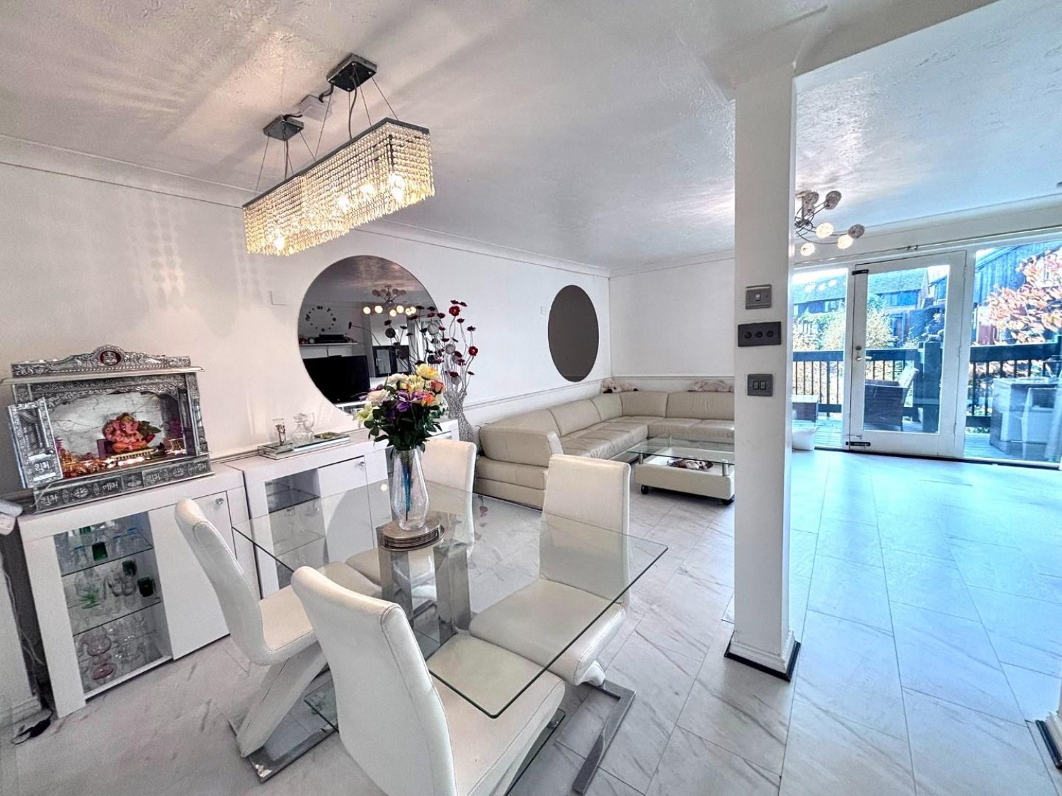 Marina Approach, Hayes, UB4 9TB