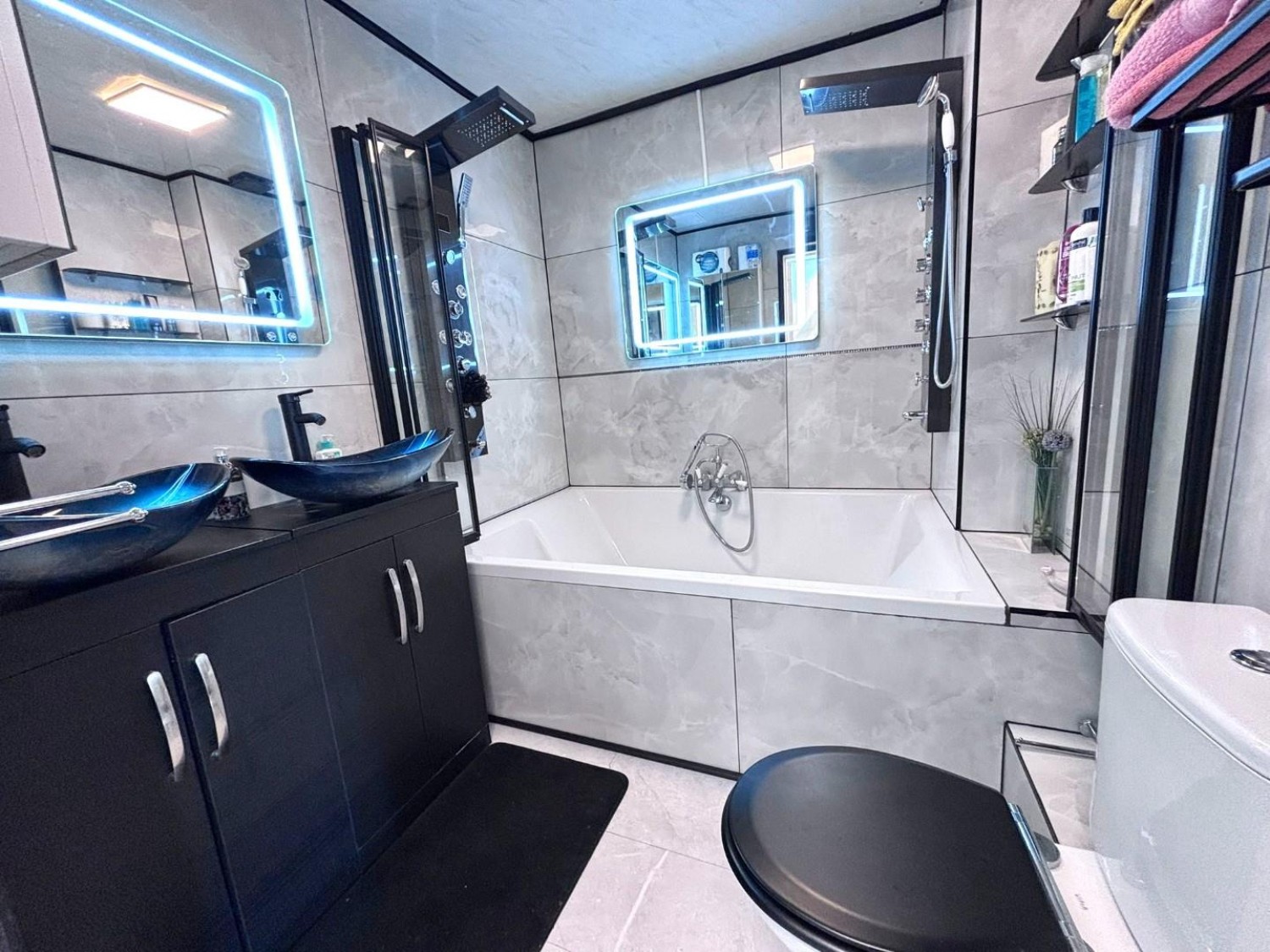 Marina Approach, Hayes, UB4 9TB