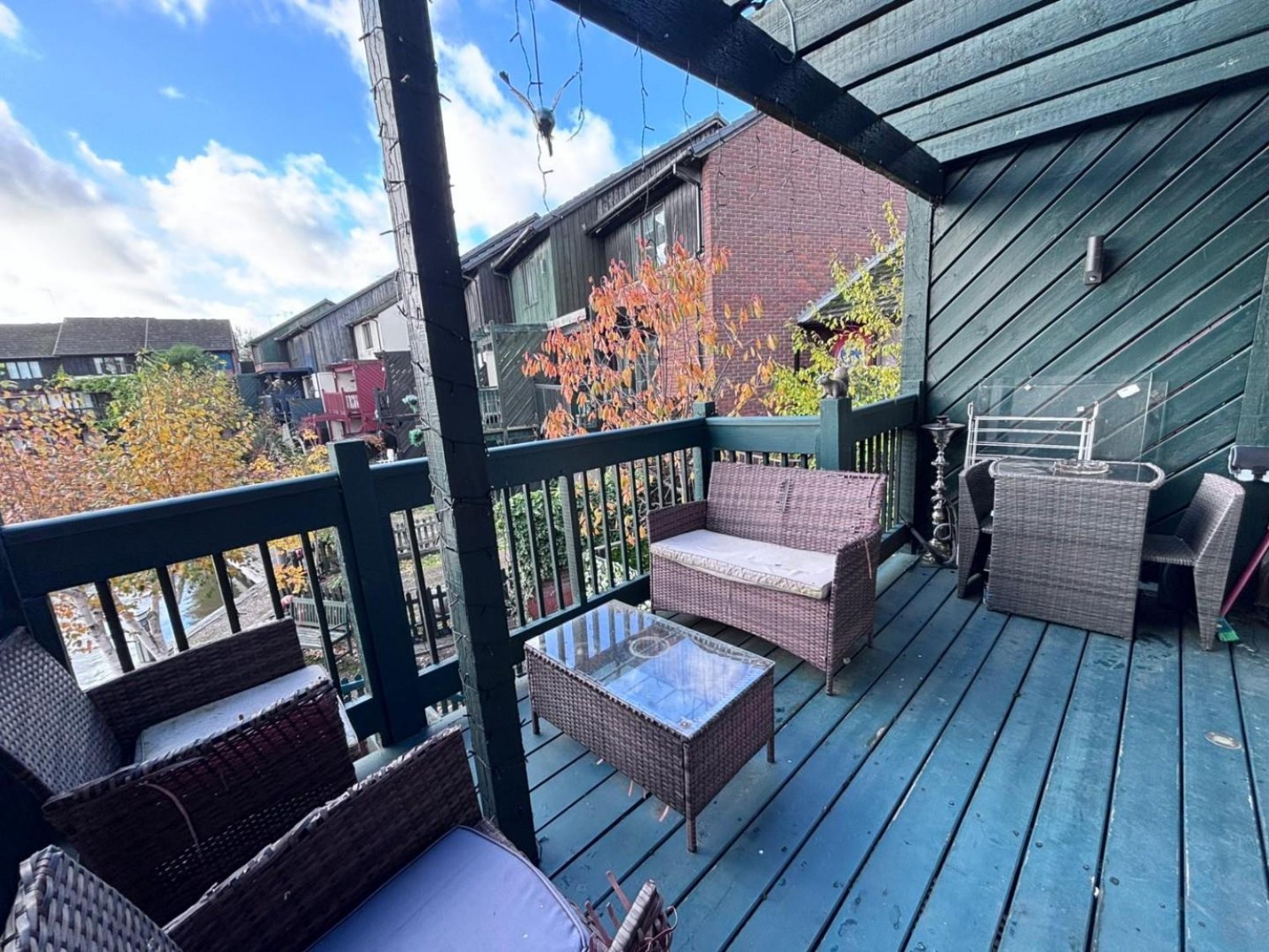 Marina Approach, Hayes, UB4 9TB