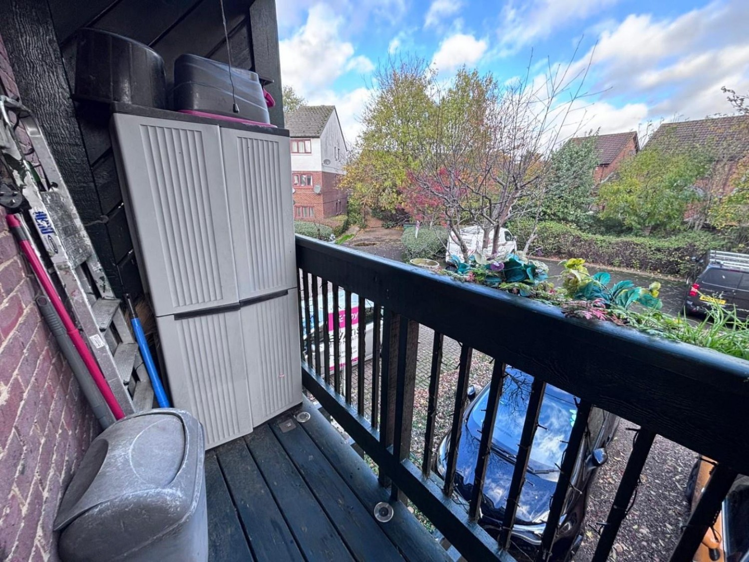 Marina Approach, Hayes, UB4 9TB