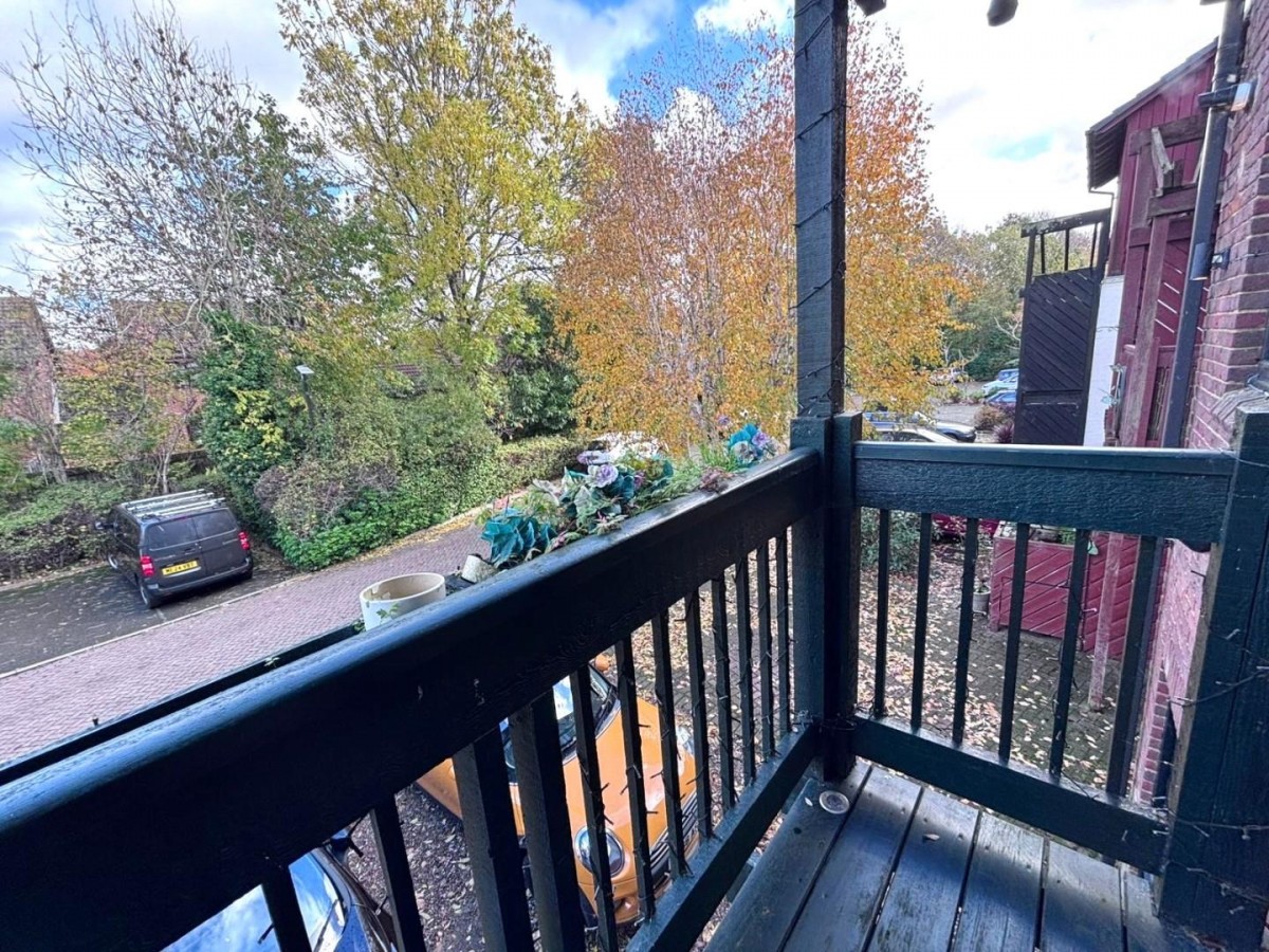 Marina Approach, Hayes, UB4 9TB