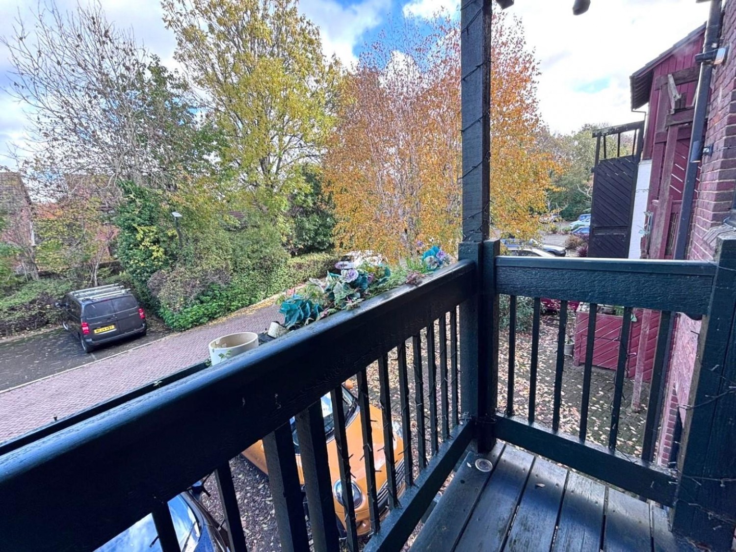 Marina Approach, Hayes, UB4 9TB