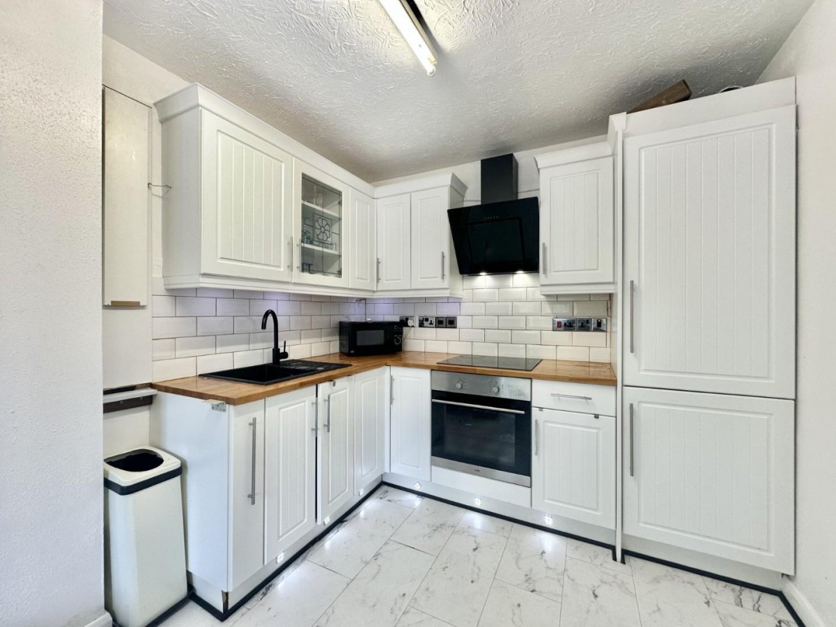 Marina Approach, Hayes, UB4 9TB