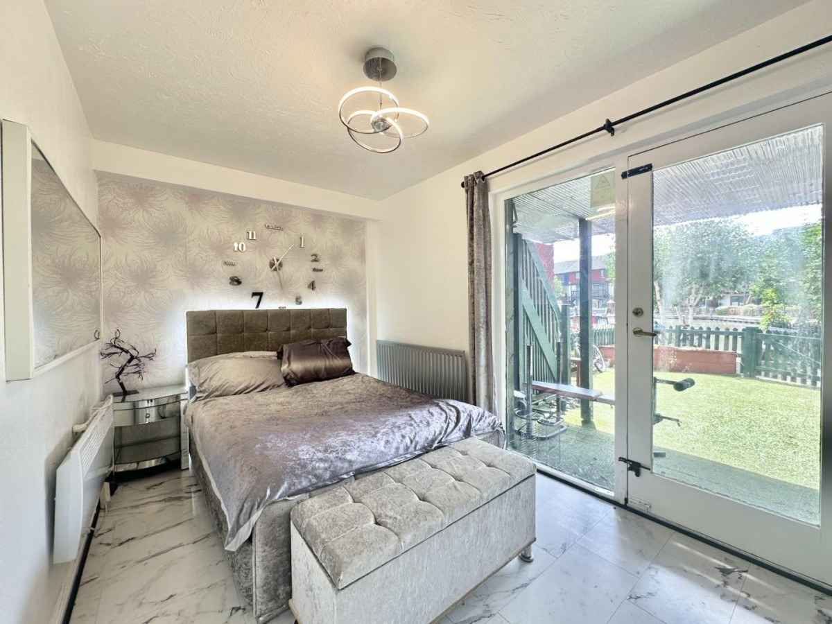 Marina Approach, Hayes, UB4 9TB