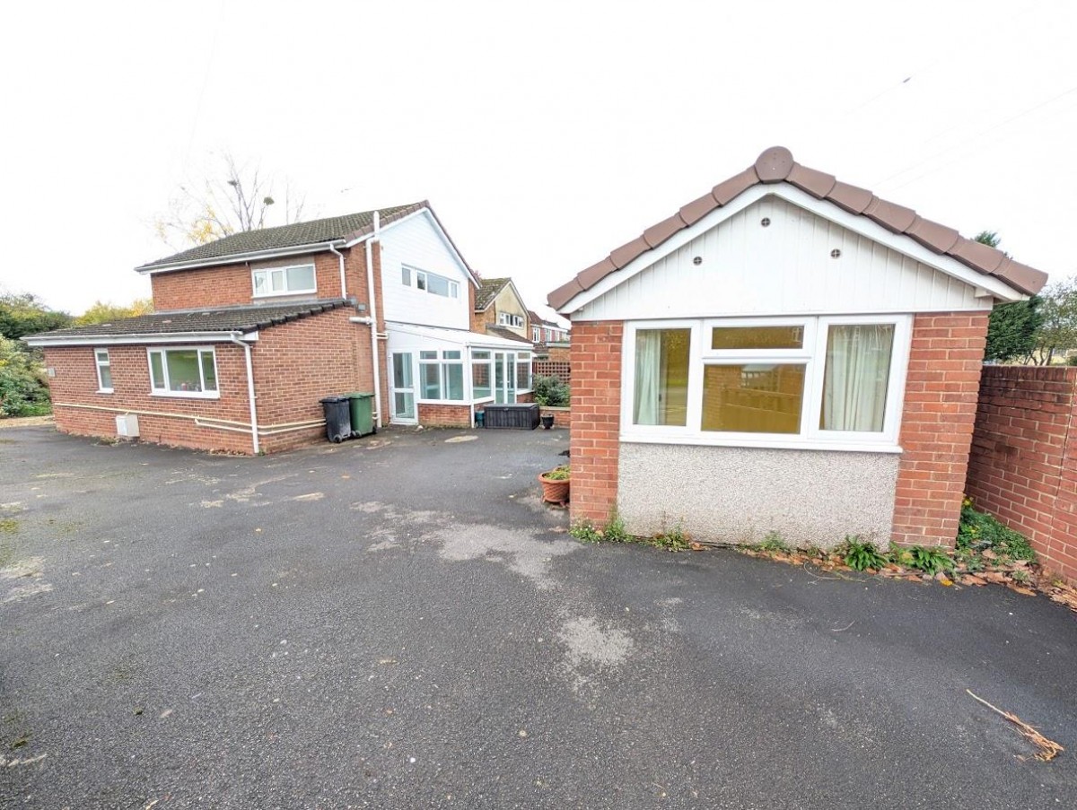 Oakleaze Road, Thornbury, Bristol