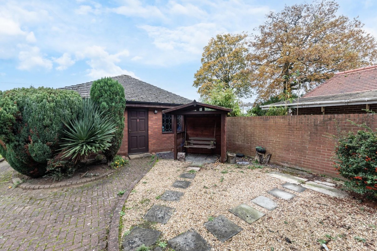 Houndhill Lane, Purston