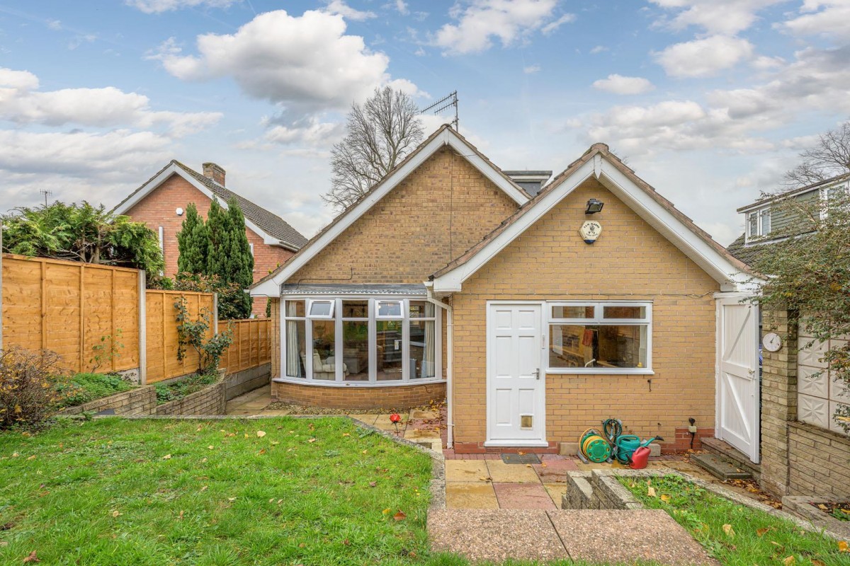 Lawnswood Road, Stourbridge, DY8 5LW