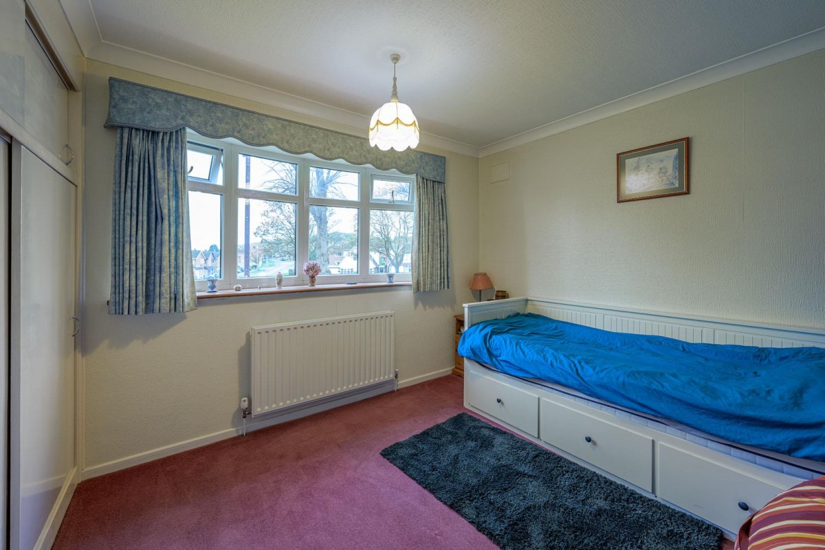 Lawnswood Road, Stourbridge, DY8 5LW