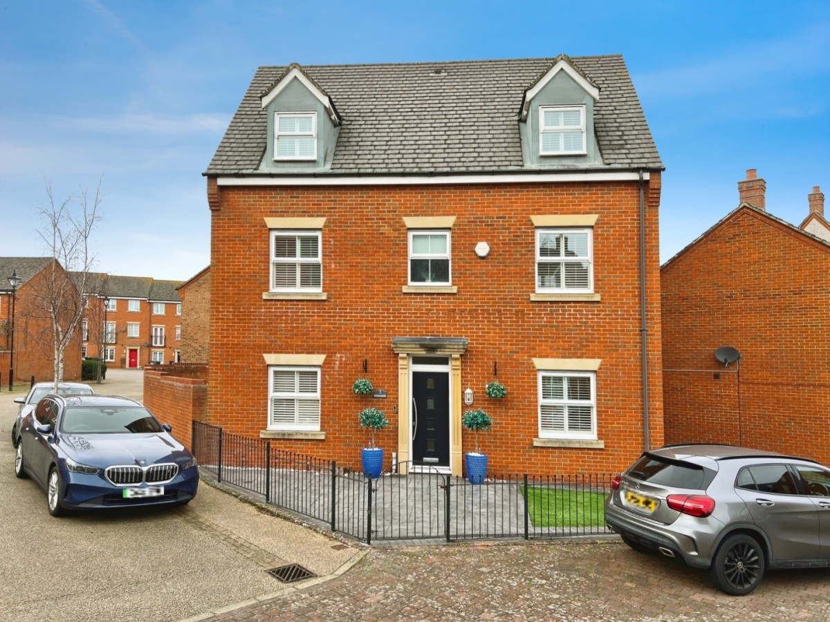 Grenadier Way, Singleton