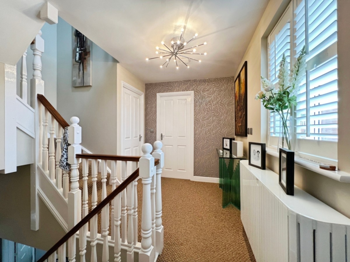 Grenadier Way, Singleton