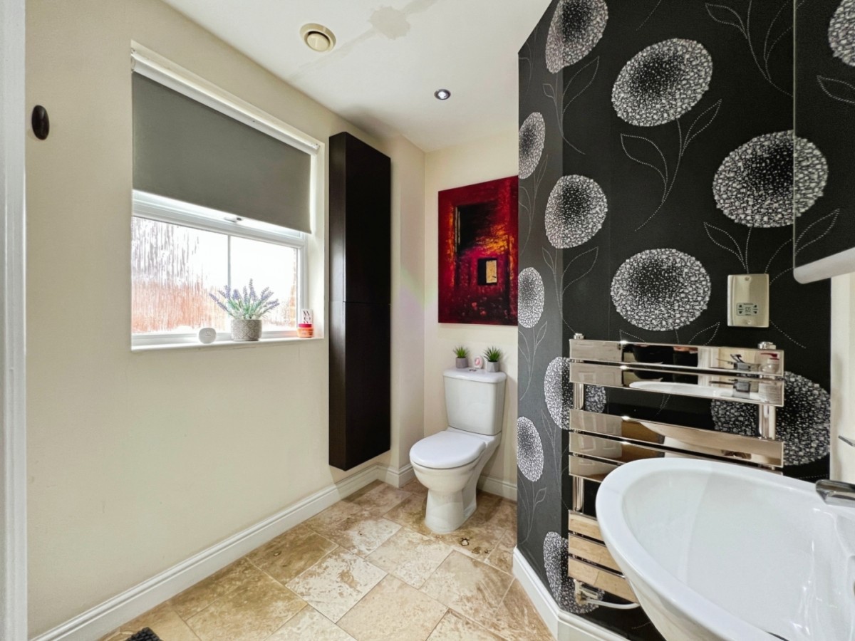 Grenadier Way, Singleton