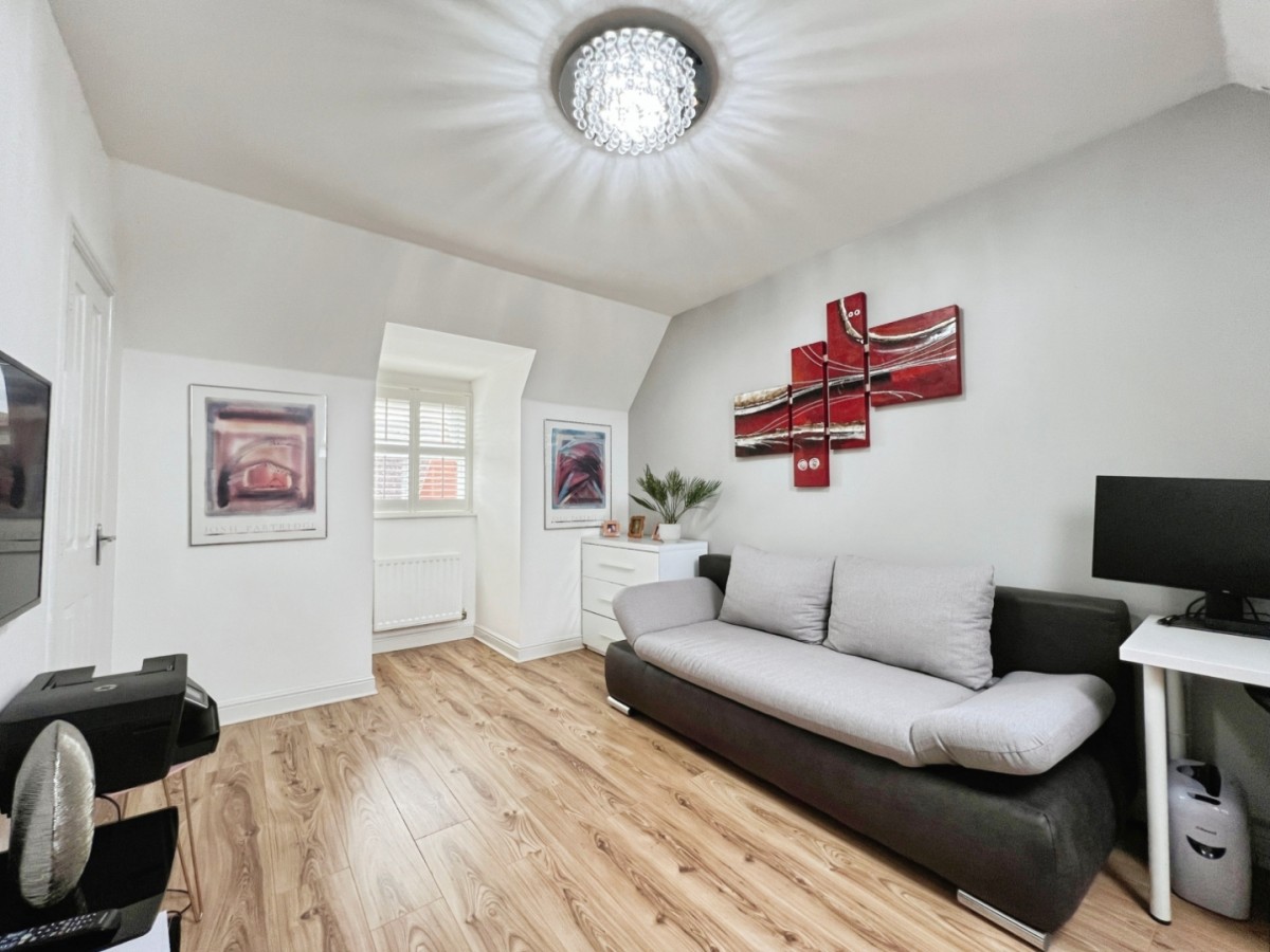 Grenadier Way, Singleton