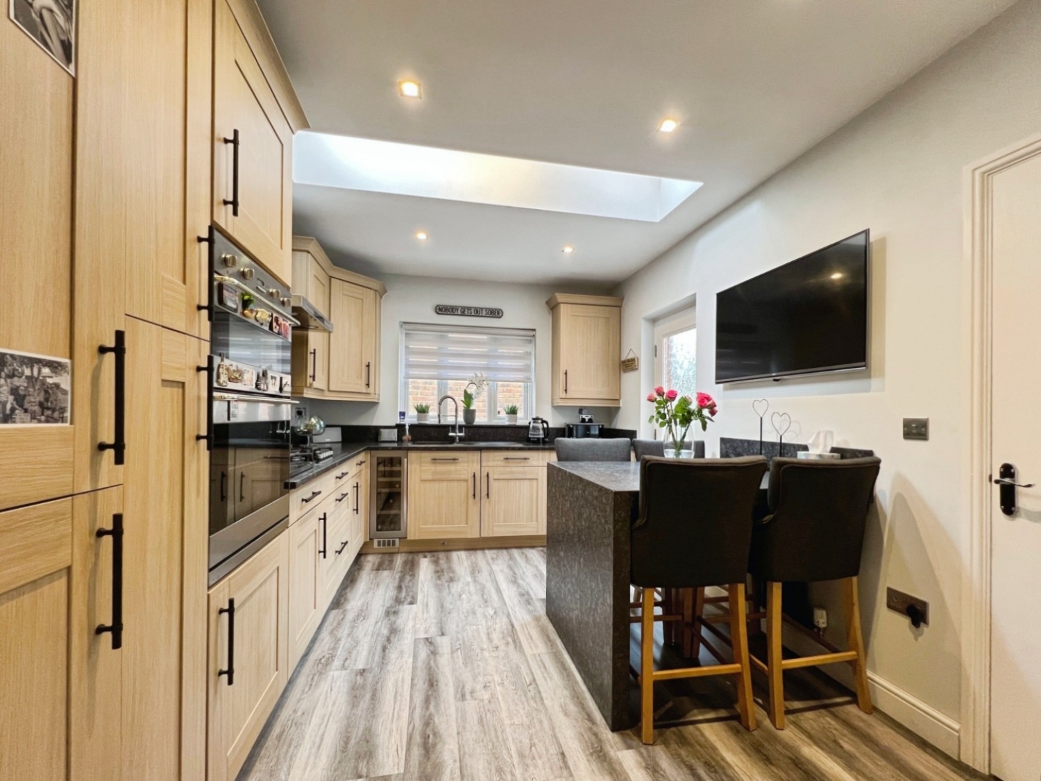 Grenadier Way, Singleton