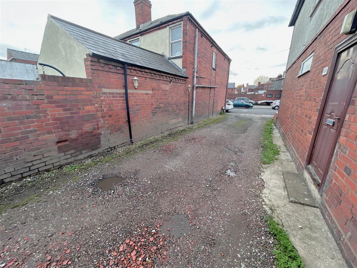 Station Road, Brierley Hill, DY5 3HT