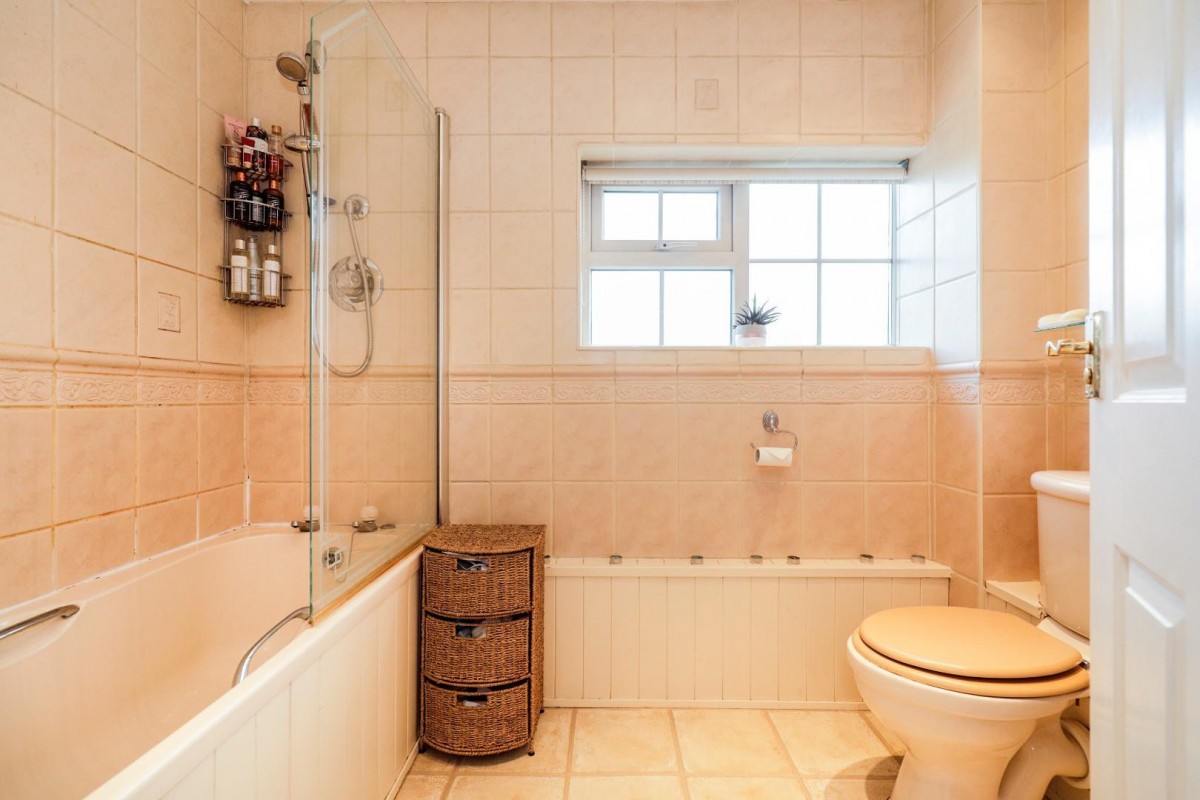 Swinburne Close, Harrogate, HG1 3LX