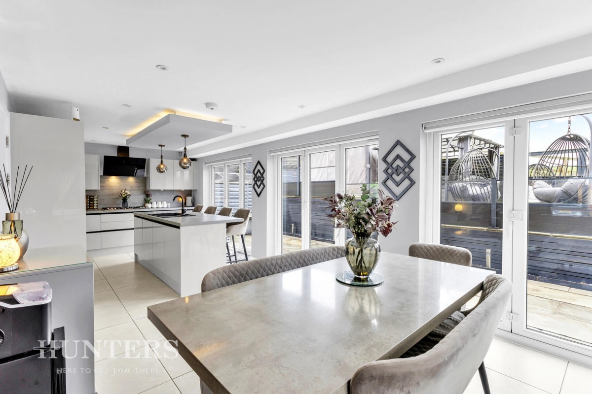 Moordale Avenue, Oldham