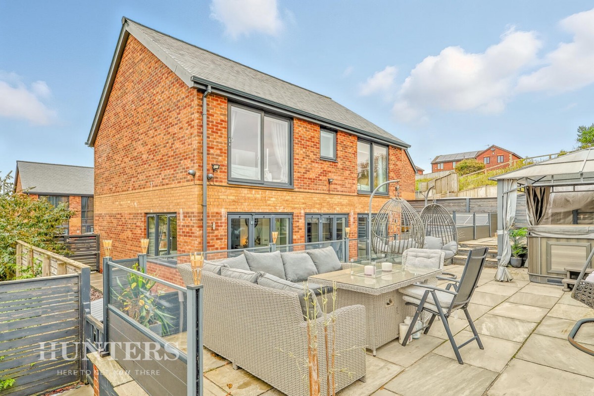 Moordale Avenue, Oldham