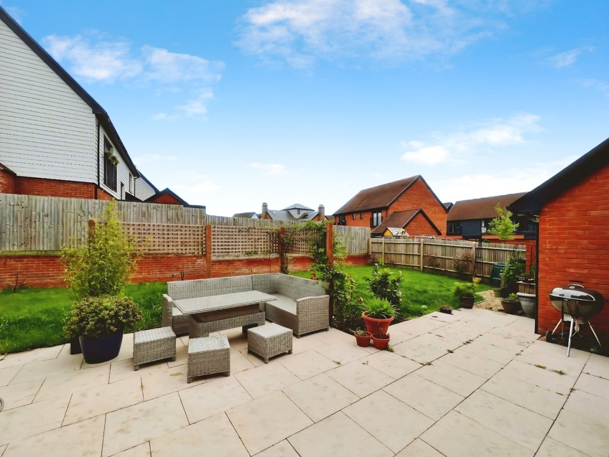 Meadows Grove, Chilmington Green