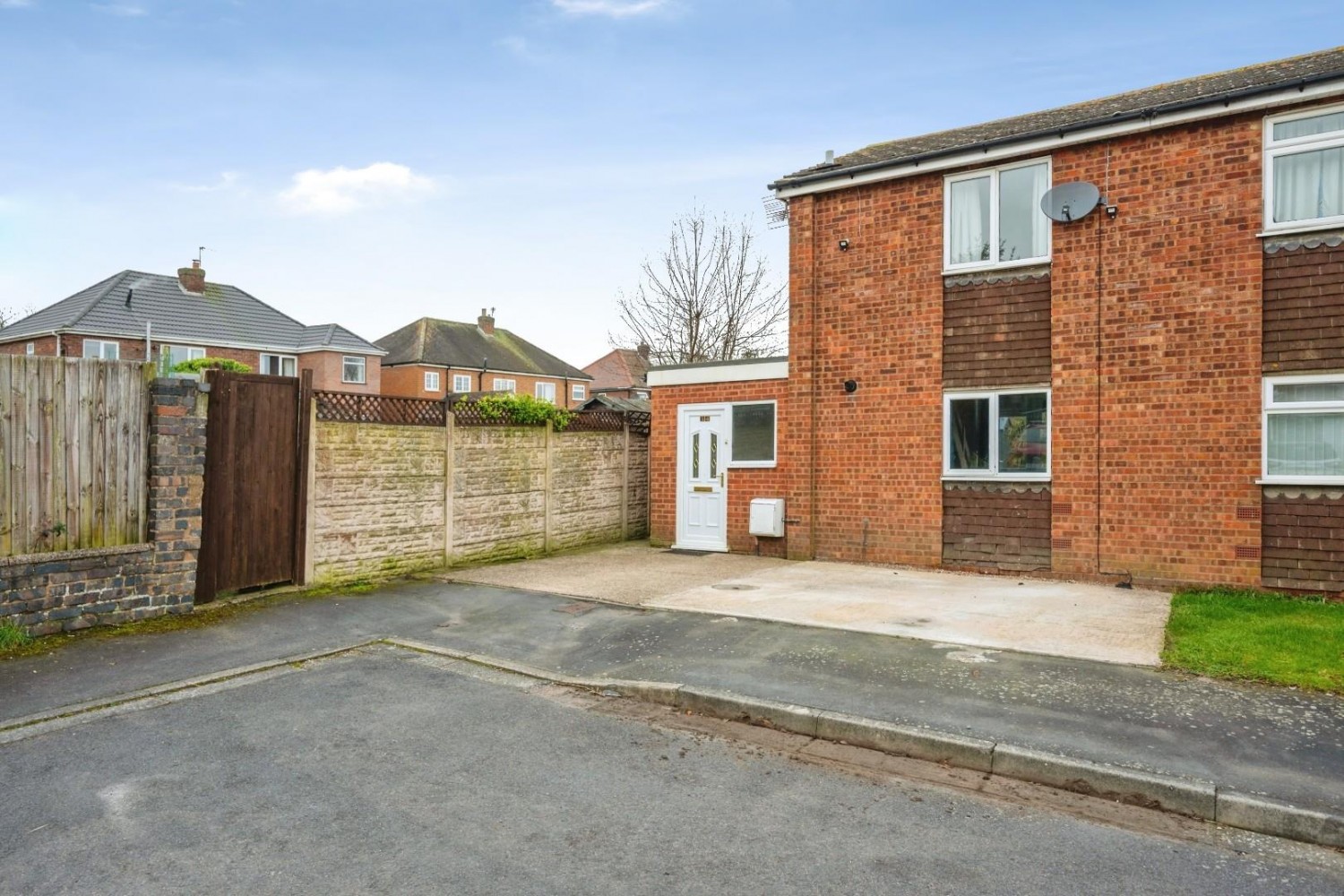 2 bedroom House for sale in Chestnut Close, Kingsbury, Tamworth