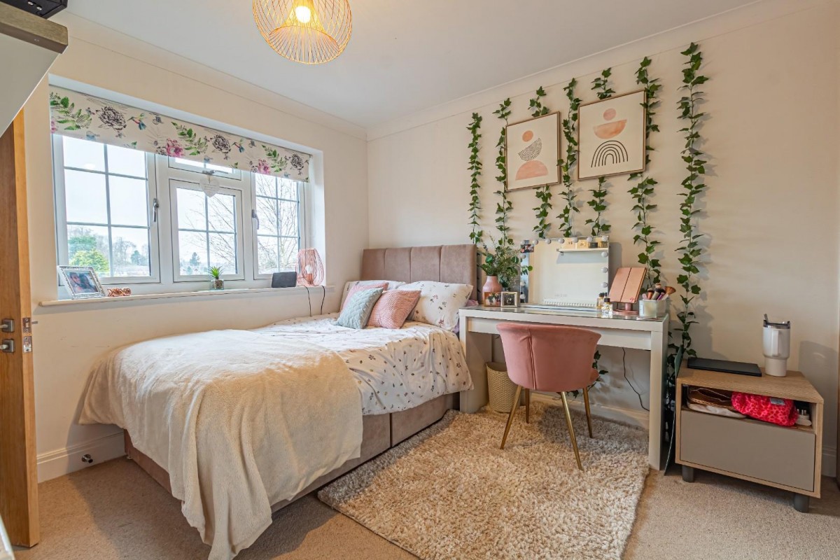 The Chestnuts, Beechwood Park, Felden