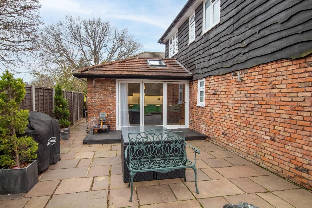 The Chestnuts, Beechwood Park, Felden