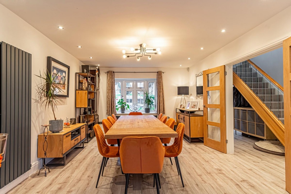 The Chestnuts, Beechwood Park, Felden