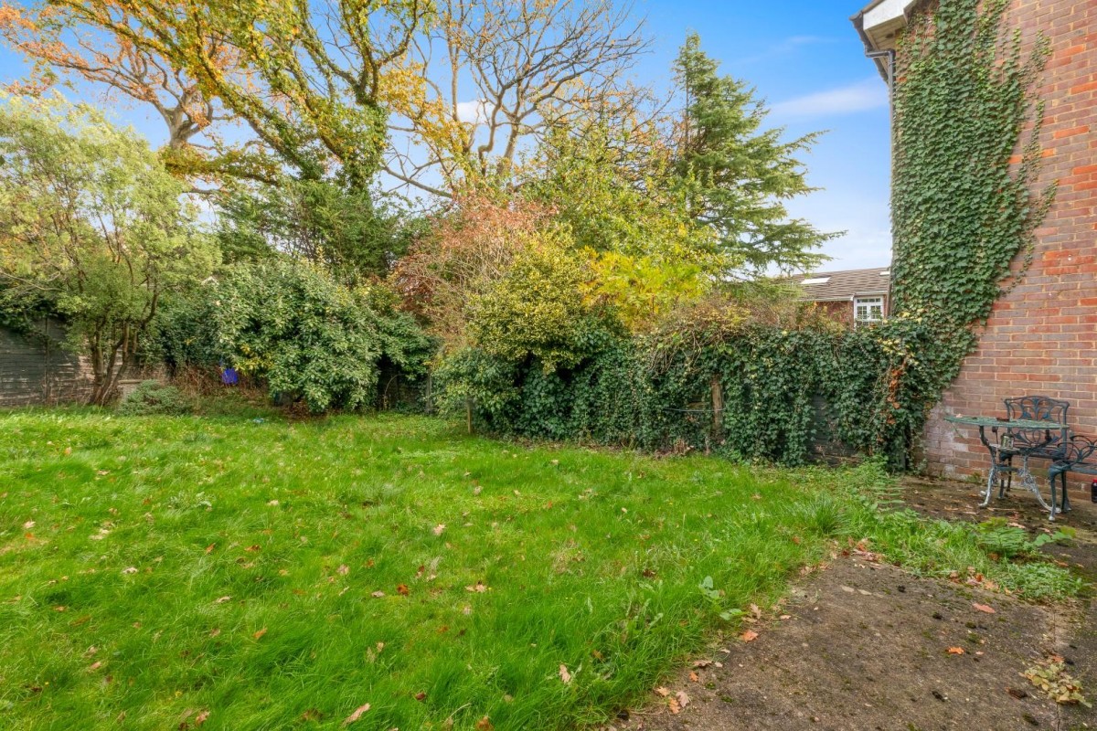 Devonshire Close, Amersham, Buckinghamshire, HP6 5JG
