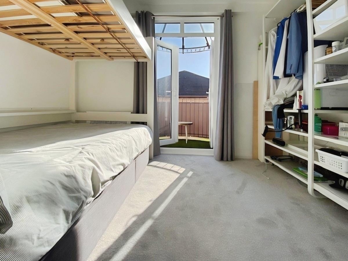 Asturias Way, Ocean Village