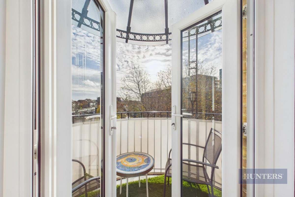 Asturias Way, Ocean Village