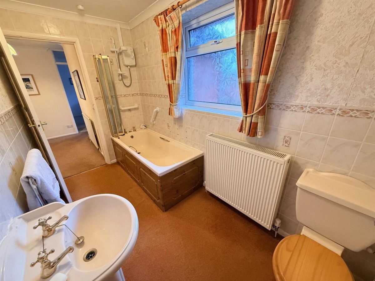 Vicarage Road, Wollaston, Stourbridge, DY8 4NP