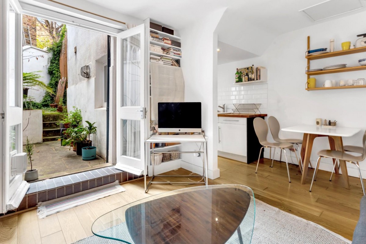 Londesborough Road, London, N16