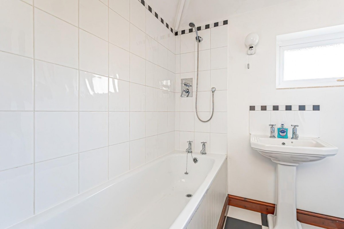 Vicarage Road, Marsworth