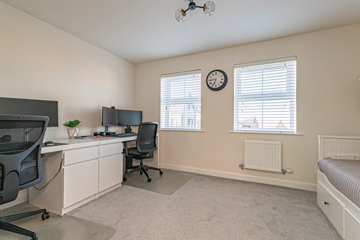 Wallis Drive, Leighton Buzzard