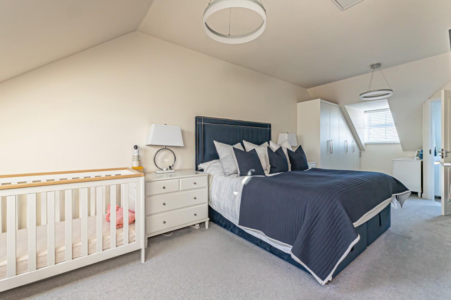 Wallis Drive, Leighton Buzzard