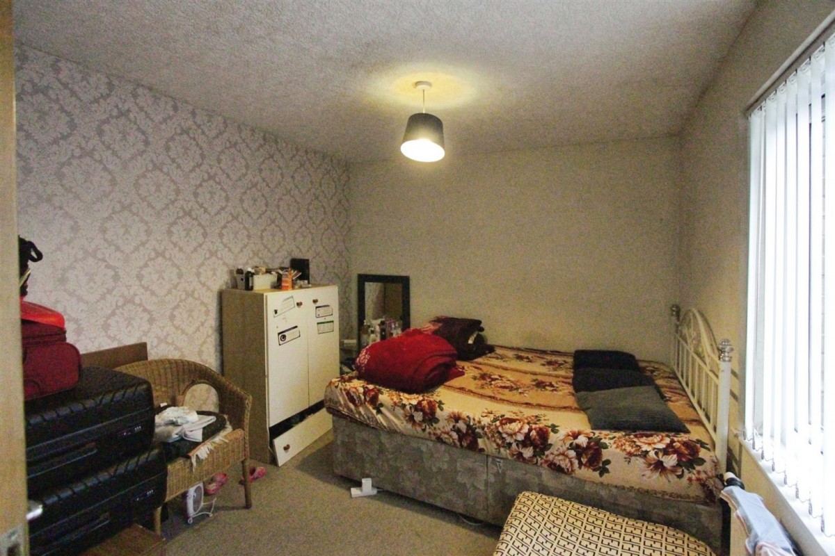 Longley Hall Road, Sheffield, S5 7EG