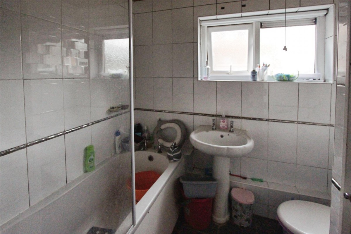 Longley Hall Road, Sheffield, S5 7EG