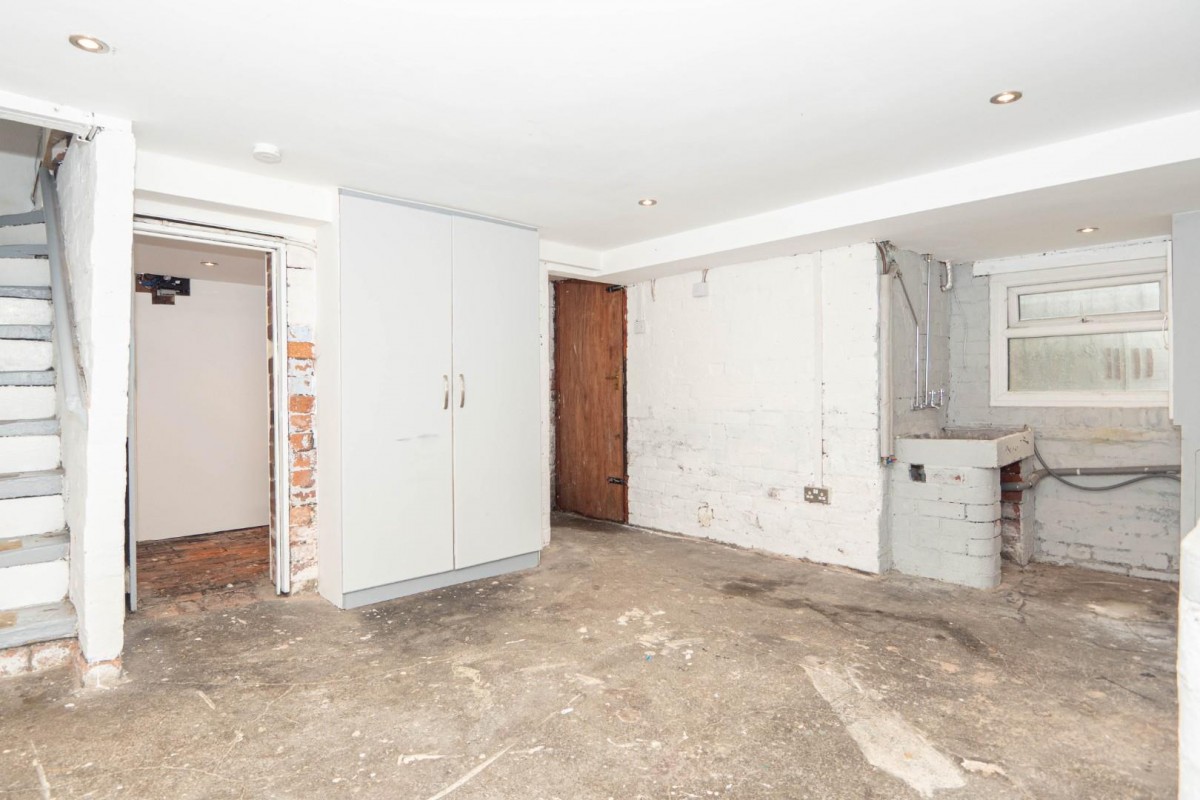 Highfield Avenue, Wortley, LS12