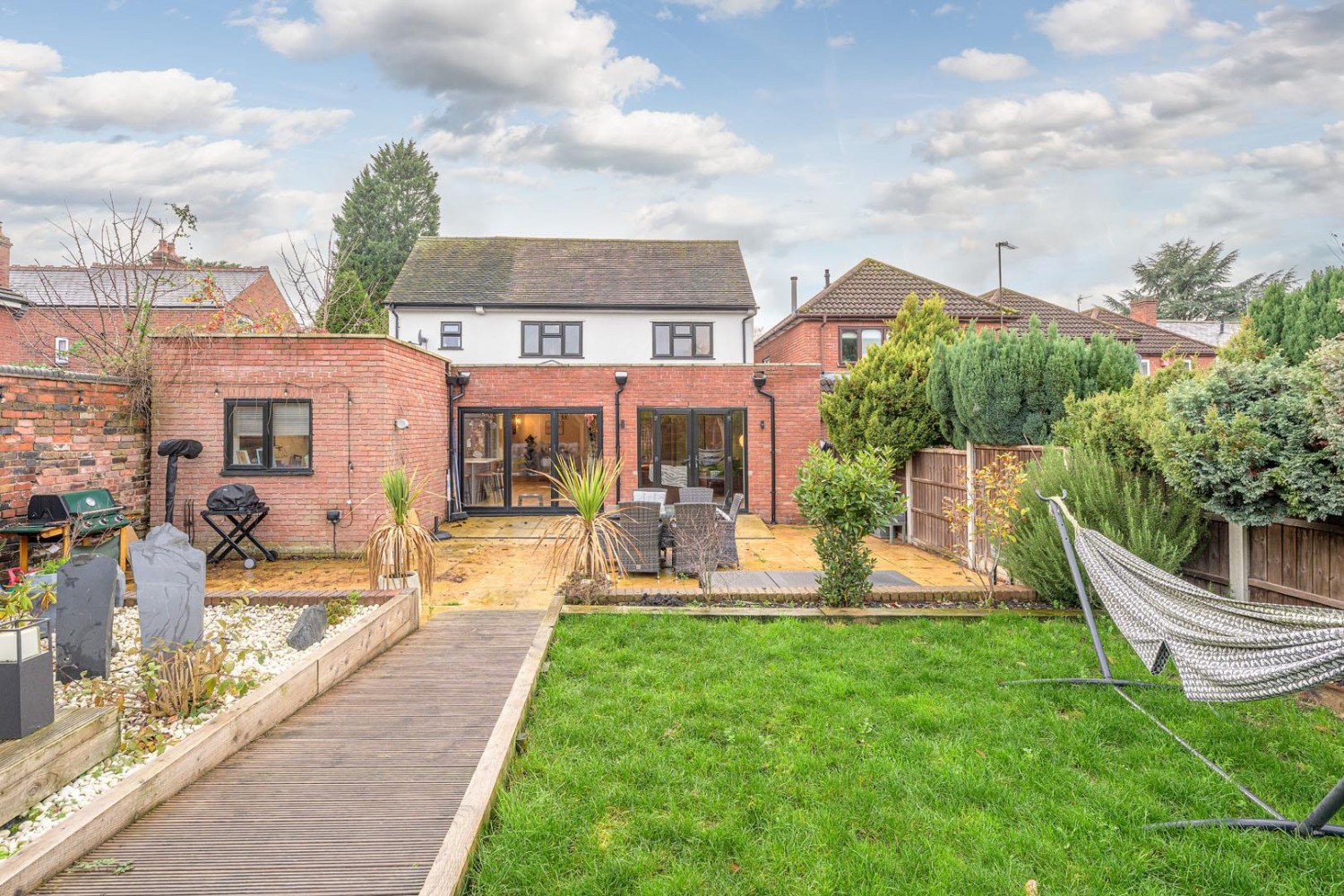 Cross Street, Kingswinford, DY6 9LY