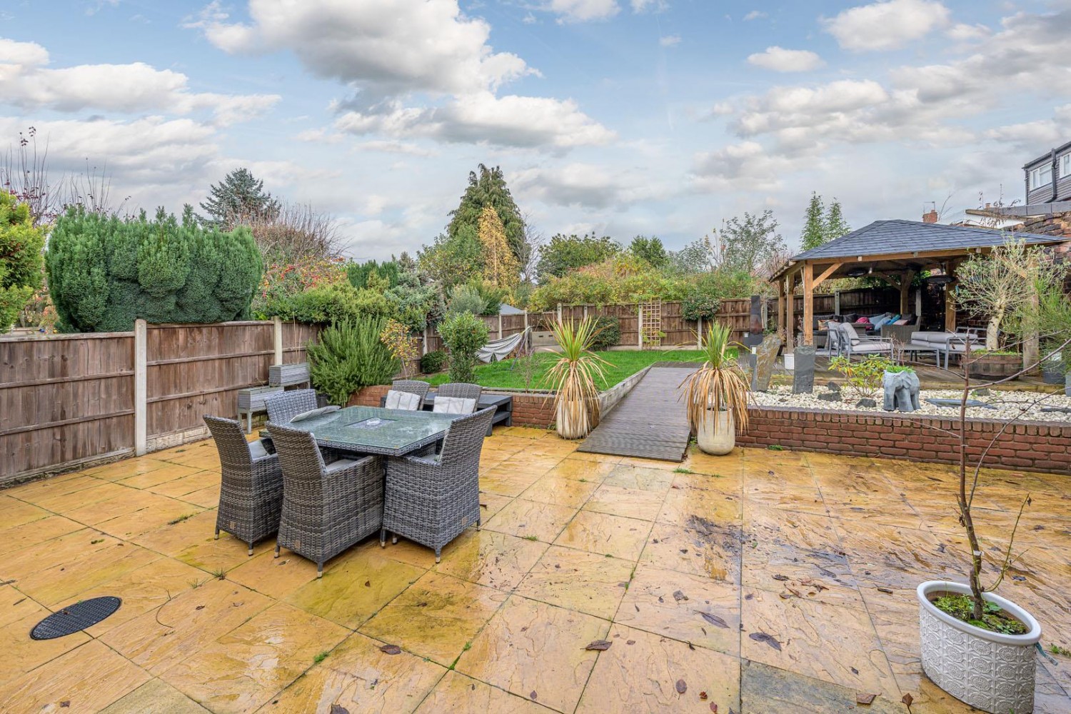 Cross Street, Kingswinford, DY6 9LY