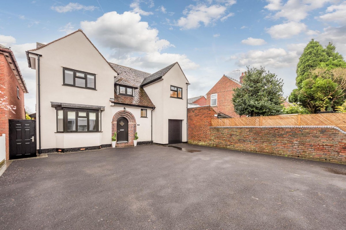 Cross Street, Kingswinford, DY6 9LY