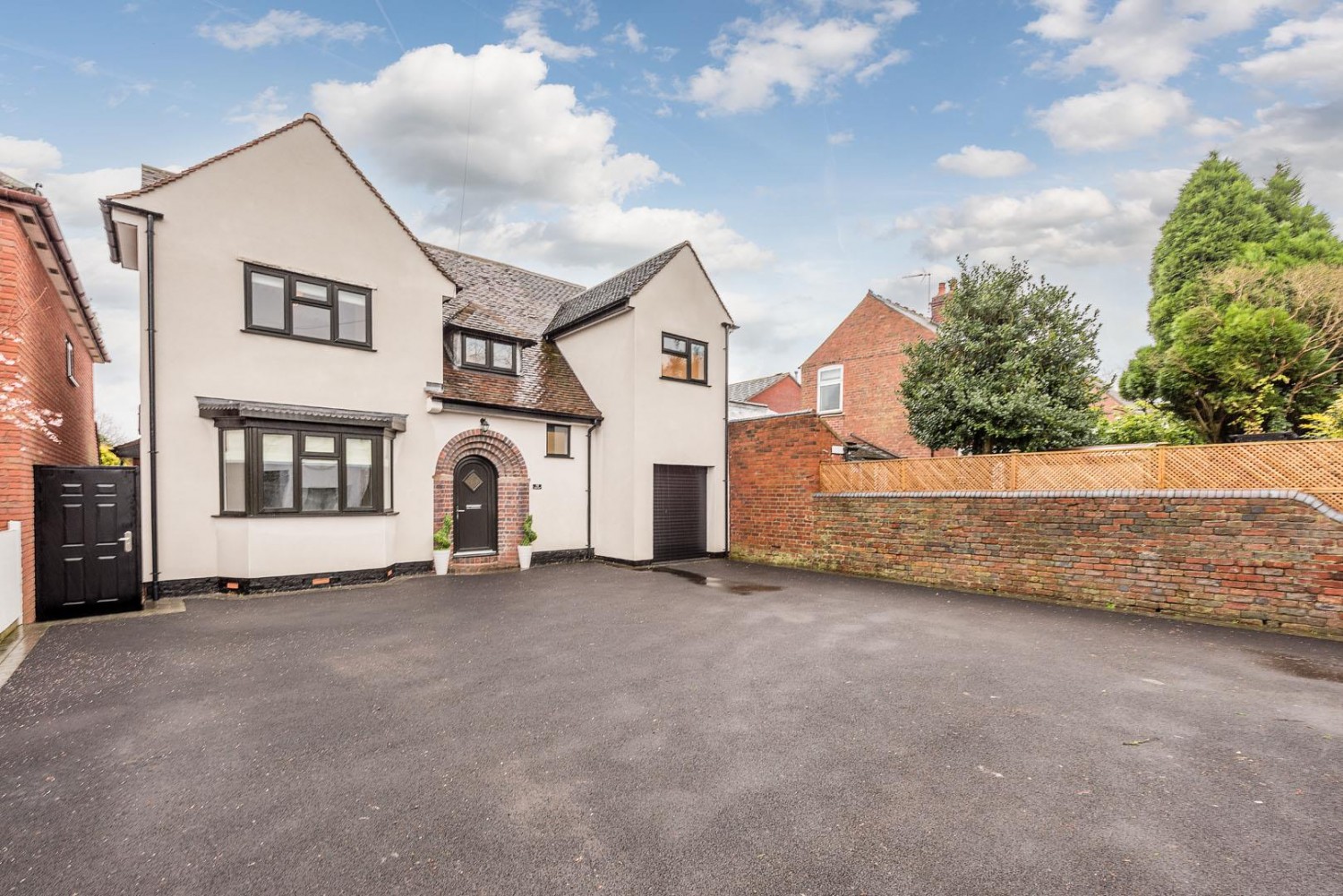 Cross Street, Kingswinford, DY6 9LY