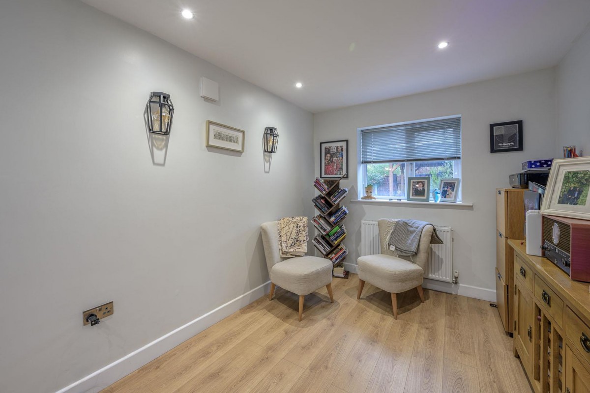 Cross Street, Kingswinford, DY6 9LY