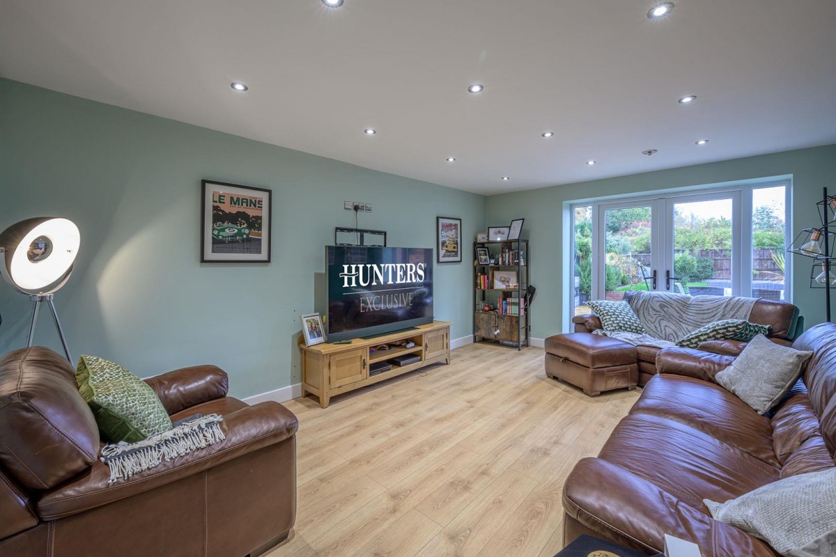 Cross Street, Kingswinford, DY6 9LY