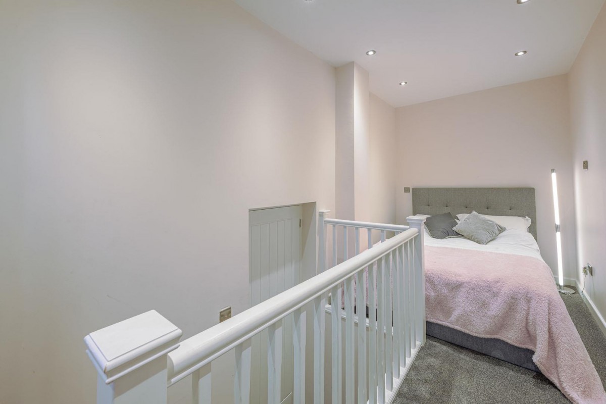 Cross Street, Kingswinford, DY6 9LY