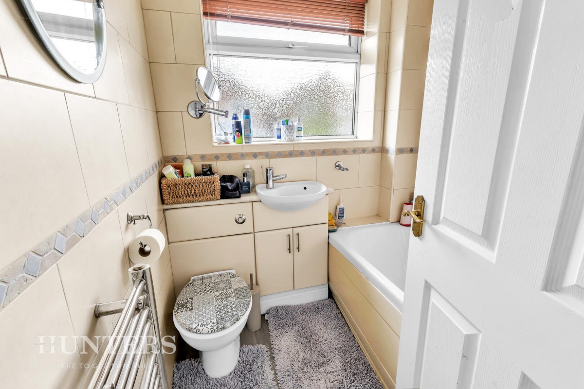 Bealcroft Close, Milnrow OL16 3XD