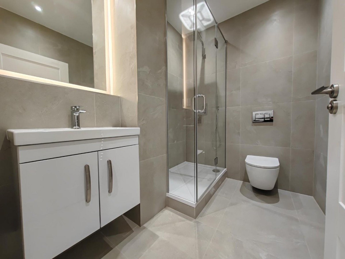 Peach Street, Wokingham