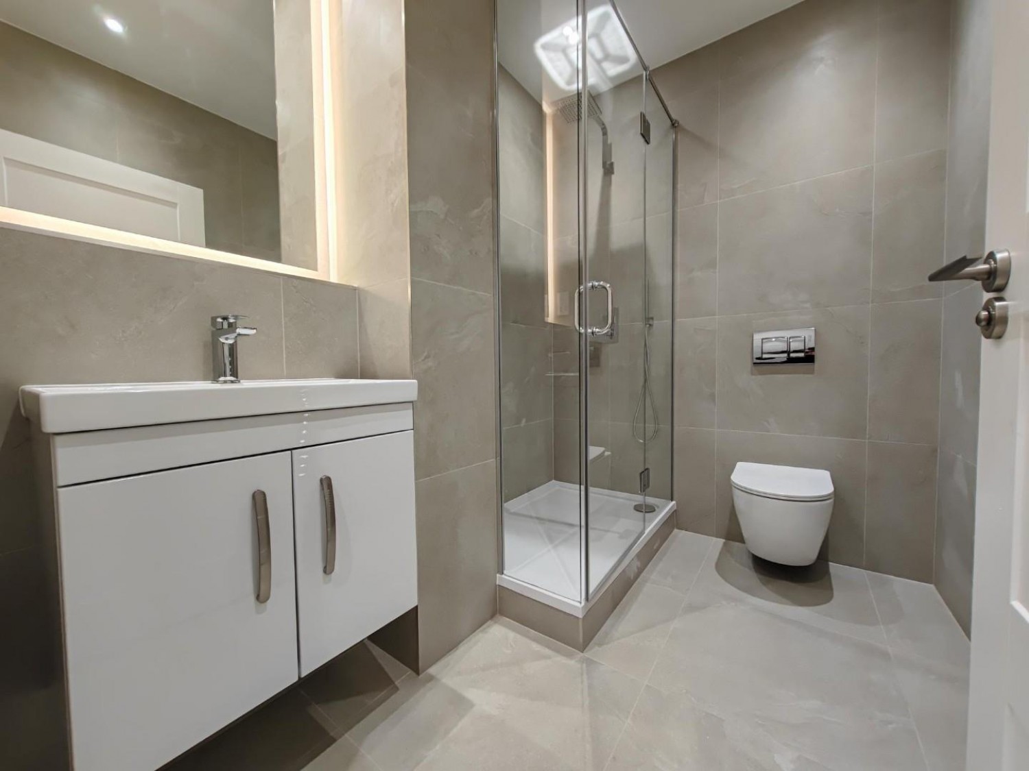 Peach Street, Wokingham